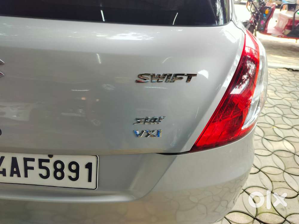 Maruti Suzuki Swift Vxi 1.2 Abs Bs-iv, 2013, Petrol