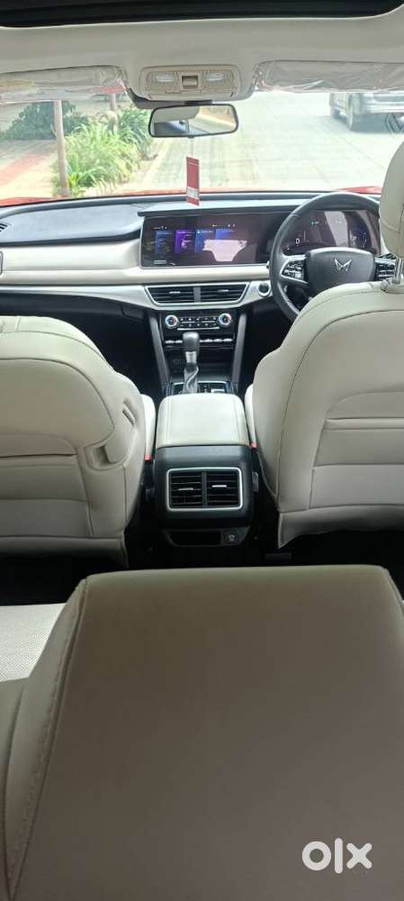 Mahindra Xuv700 2.2 Ax 7 Diesel At Str Awd, 2022, Diesel