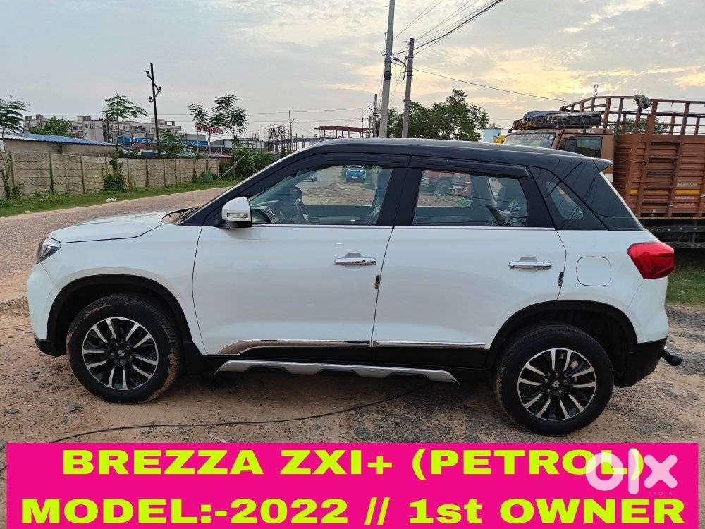 Maruti Suzuki Brezza 1.5 Zxi Plus Smart Hybrid Dual Tone, 2022, Petr..