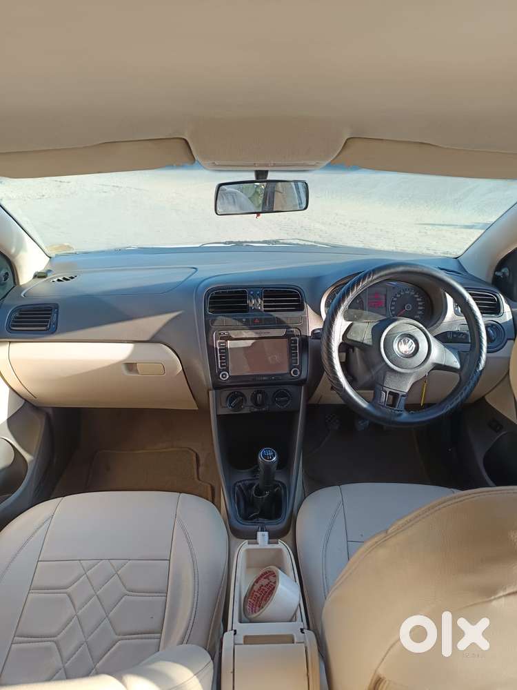 Volkswagen Vento Celeste 1.6 Highline, 2011, Petrol