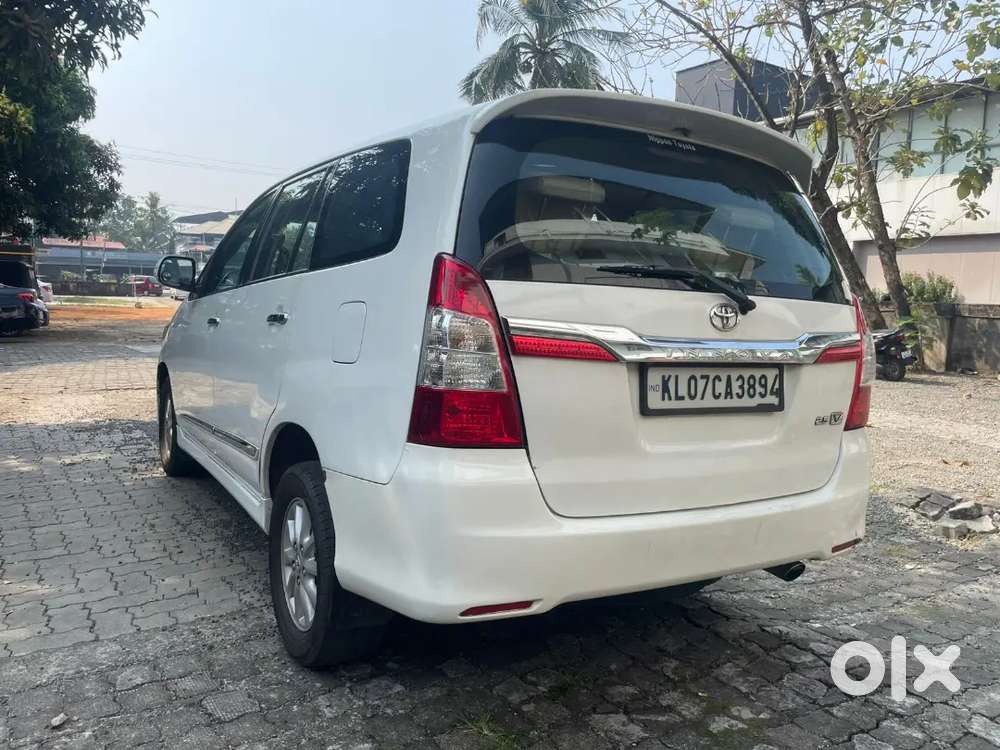 Toyota Innova V Diesel 2014 Second Owner