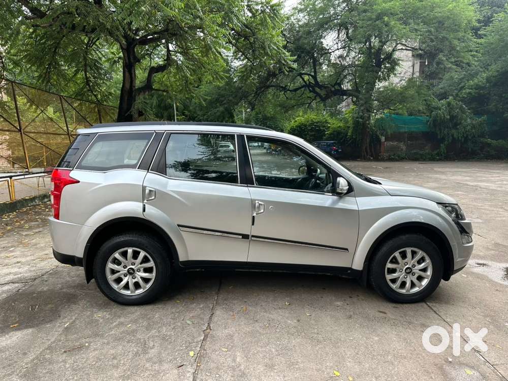 2017 Mahindra Xuv500 Diesel W10 Auto Diesel Sunroof