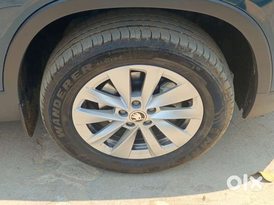 Skoda Kylaq Signature At, 2025, Petrol