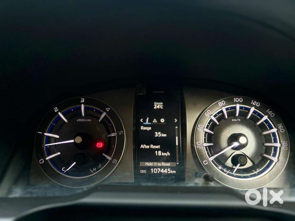 Toyota Innova Crysta 2.4 V 8 Str, 2017, Diesel