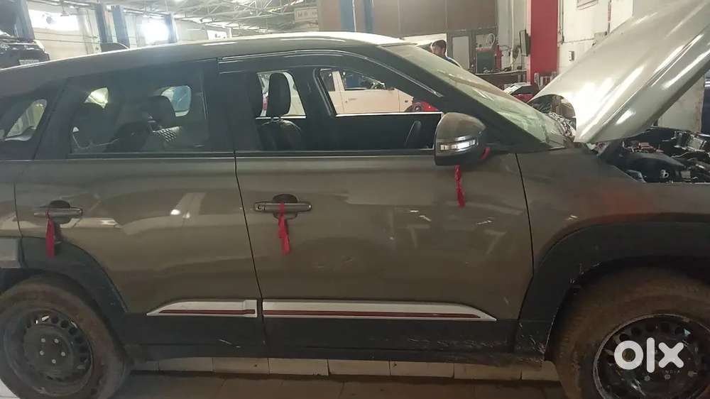 Maruti Suzuki Brezza 1.5 Vxi 2025hybrid
