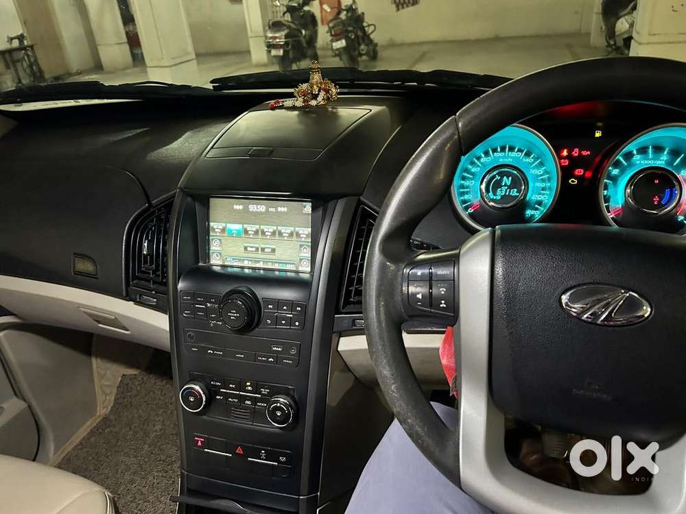 Mahindra Xuv500 2016 Diesel 65000 Km Driven