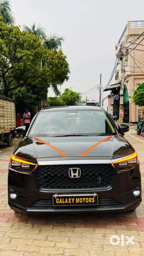 Honda Amaze 2nd Gen Vx, 2025, Petrol