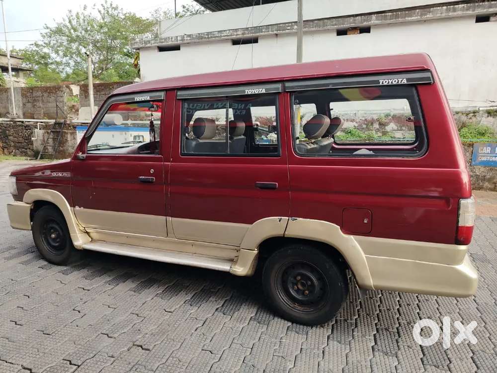 Toyota Qualis 2001 Diesel 250000 Km Driven