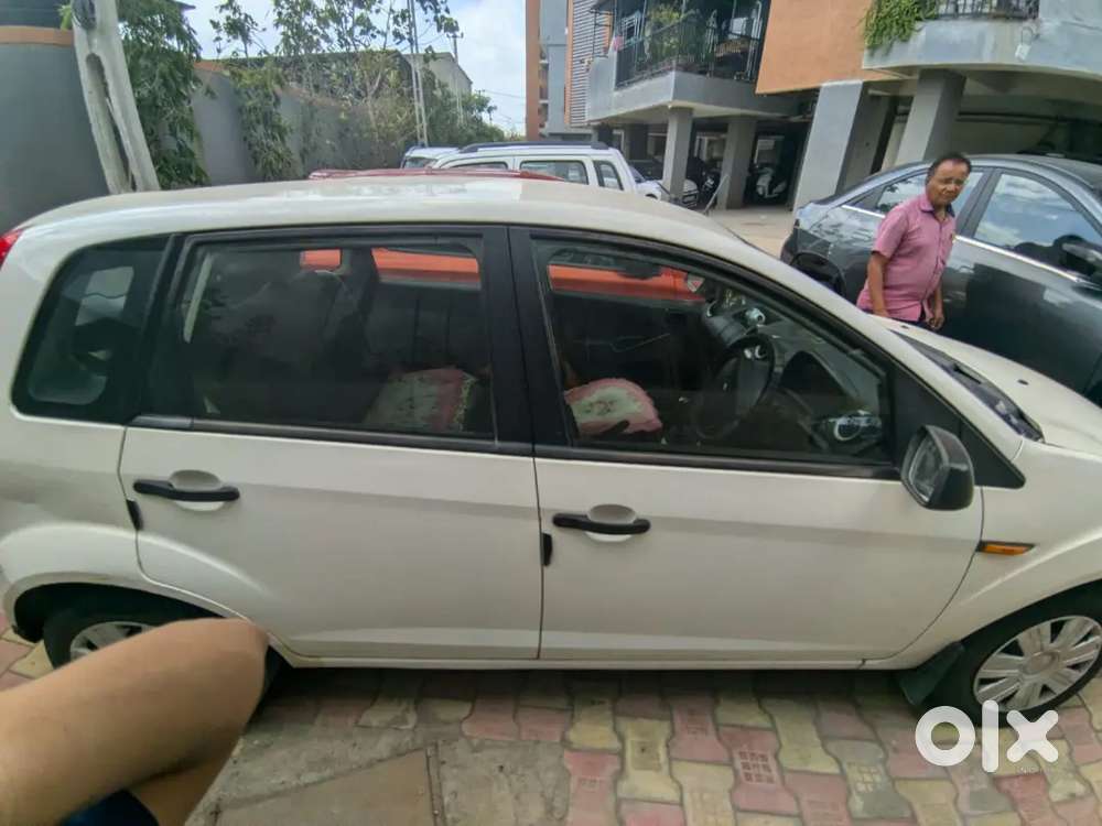 Ford Figo 2010 Petrol 118000 Km Driven