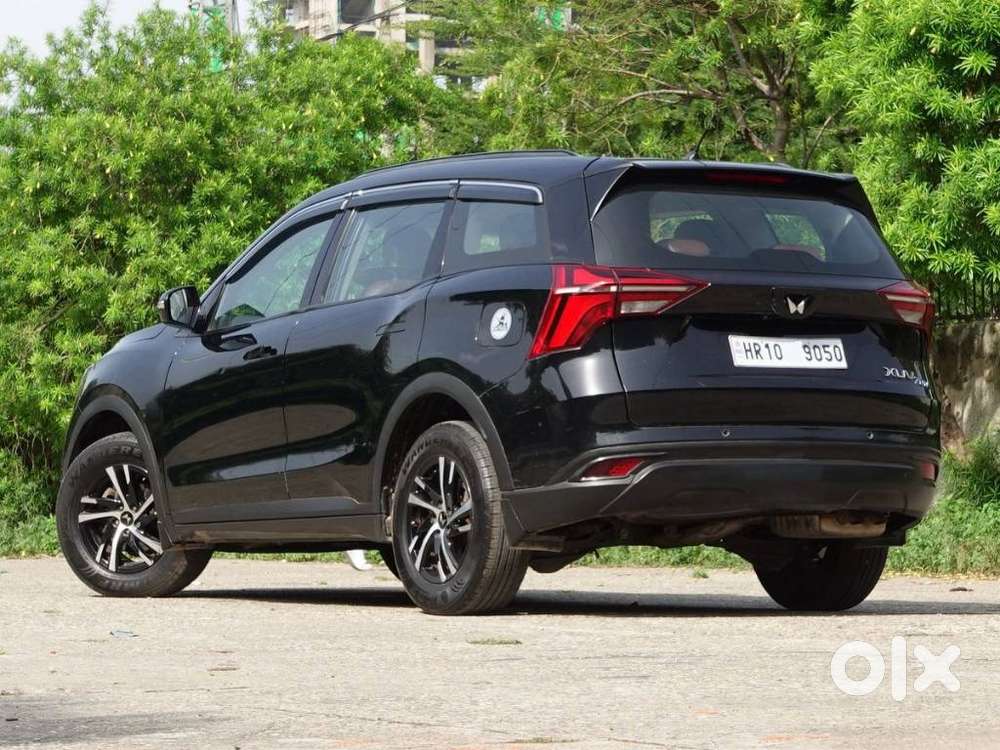 Mahindra Xuv700 2.0 Mx Petrol Mt 5 Str, 2024, Petrol