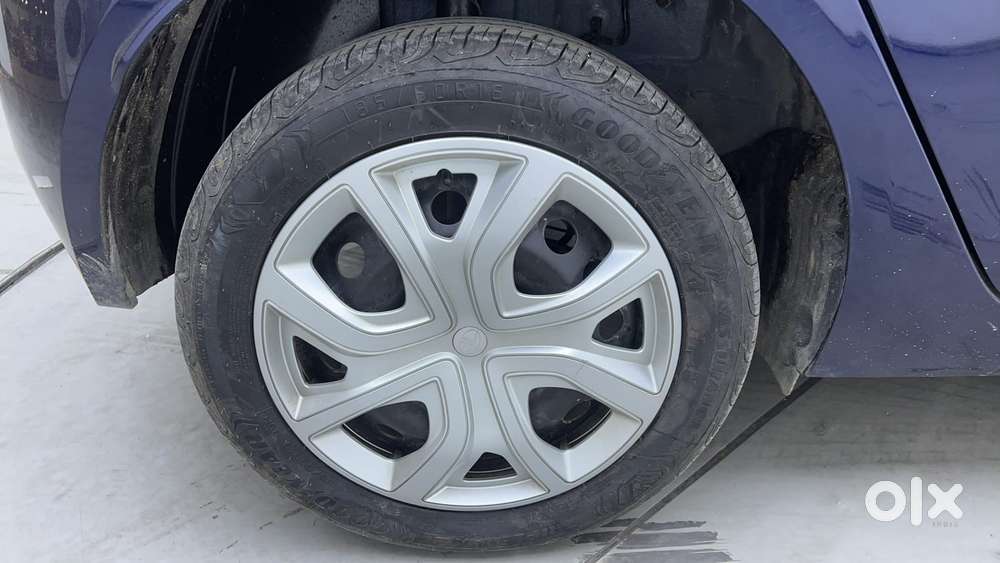 Tata Altroz Xm (s) Petrol, 2024, Petrol