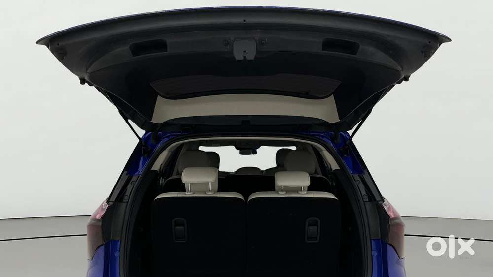 Mahindra Xuv700 2.0 Ax 7 Petrol At Luxury Pack Str, 2023, Petrol