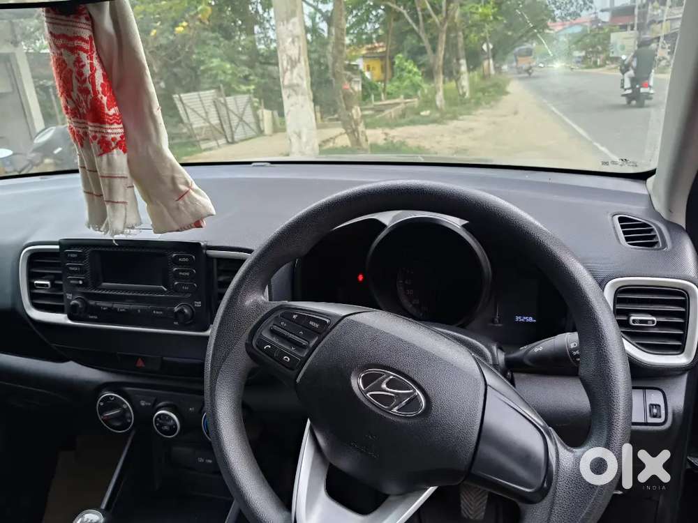 Hyundai New Venue 2022 Petrol 36258 Km Driven
