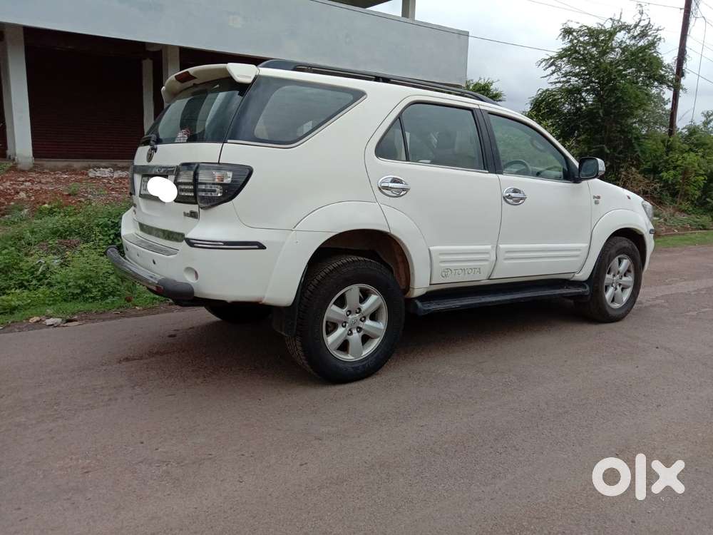 Toyota Fortuner 4x2 Manual, 2011, Diesel