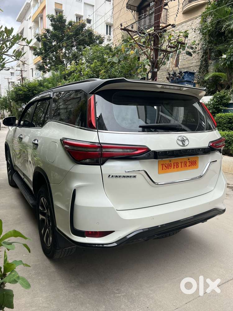 Toyota Fortuner Legender