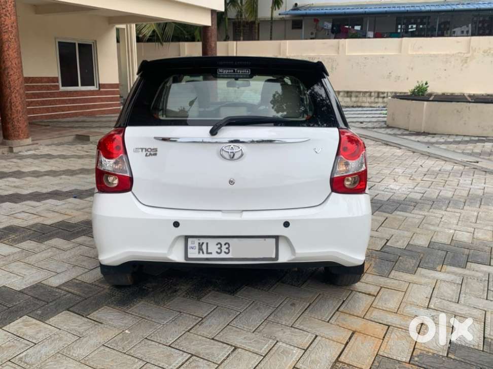 Toyota Etios Liva V Dual Tone, 2019, Petrol