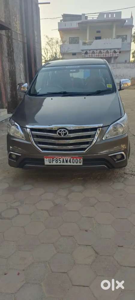Toyota Innova 2016
