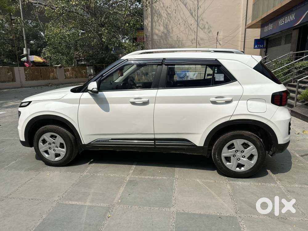 Hyundai Venue 1.2 S (o), 2022, Petrol