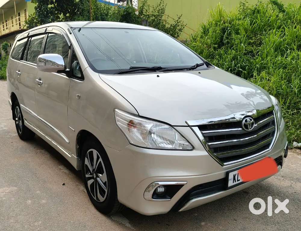 Toyota Innova 2012 G