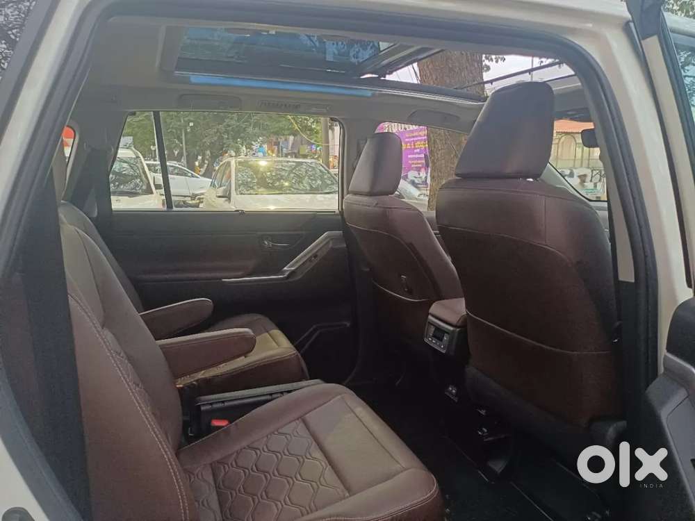 Toyota Innova Hycross 2.0 Zx (o) Hybrid 7 Str, 2024, Petrol