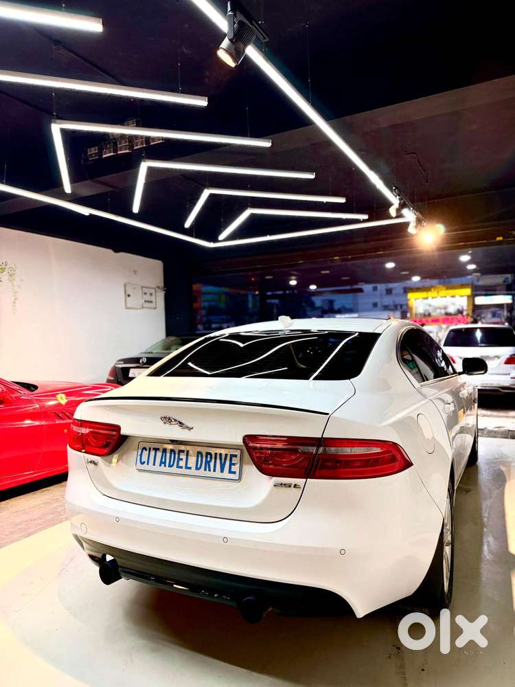 Jaguar Xe Portfolio, 2018, Petrol