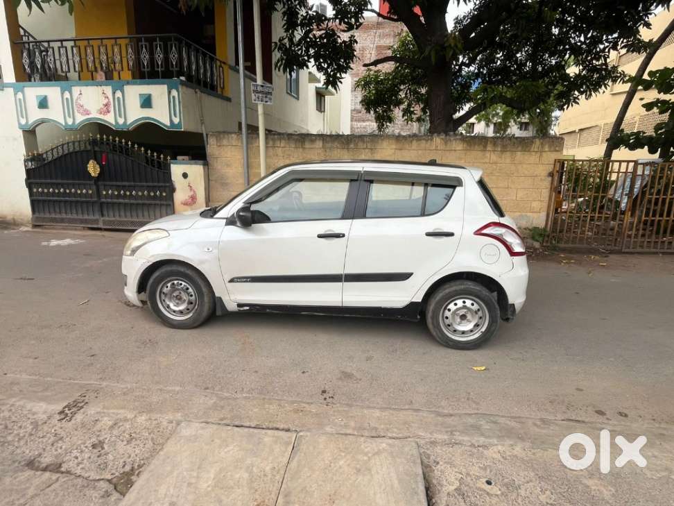 Maruti Suzuki Swift Vxi + Manual, 2012, Petrol