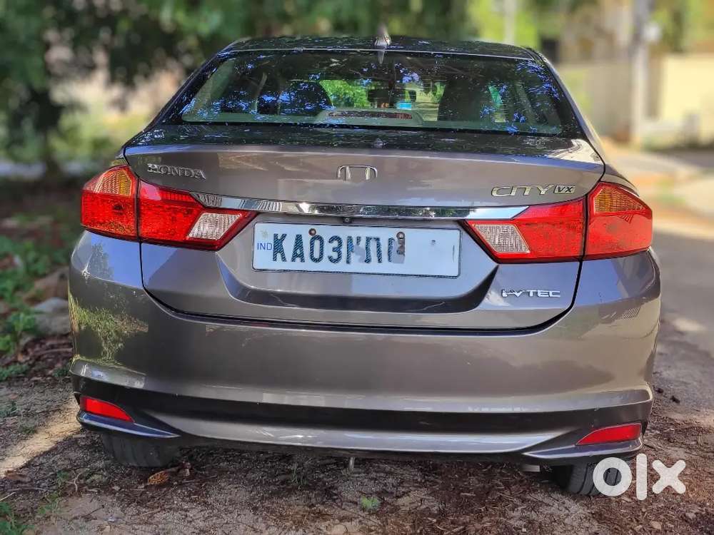 The I-vtec Mt Class Leading Sedan