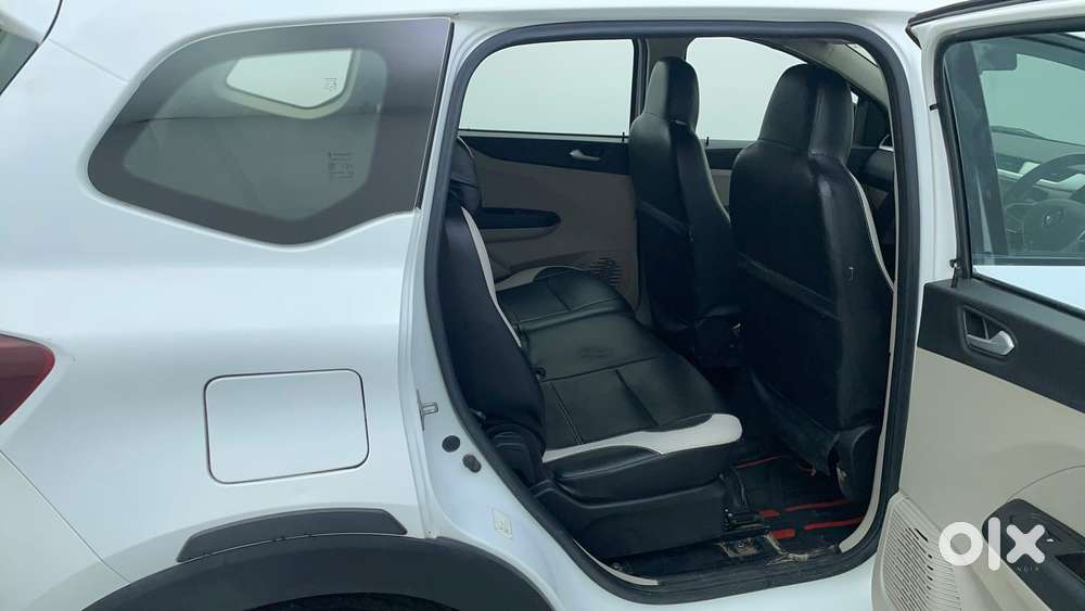 Renault Triber Rxz, 2022, Petrol
