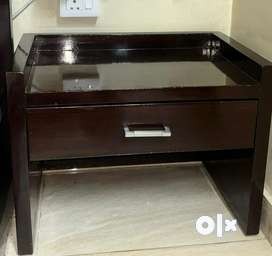 Table with drawers deals olx