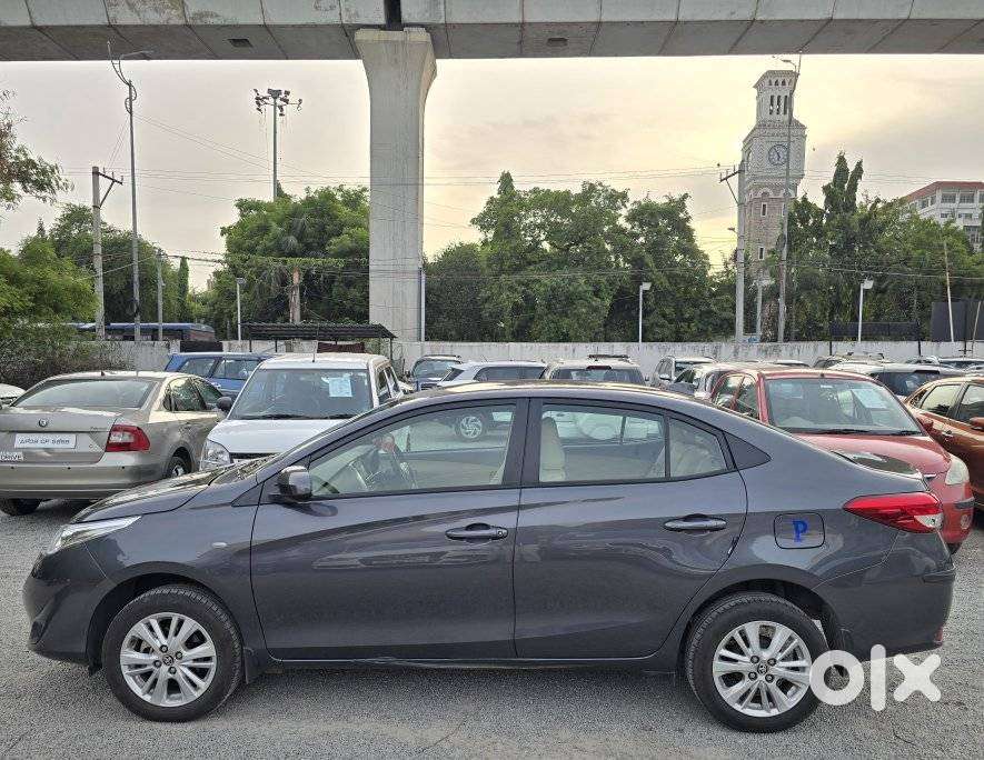 Toyota Yaris J Cvt, 2019, Petrol