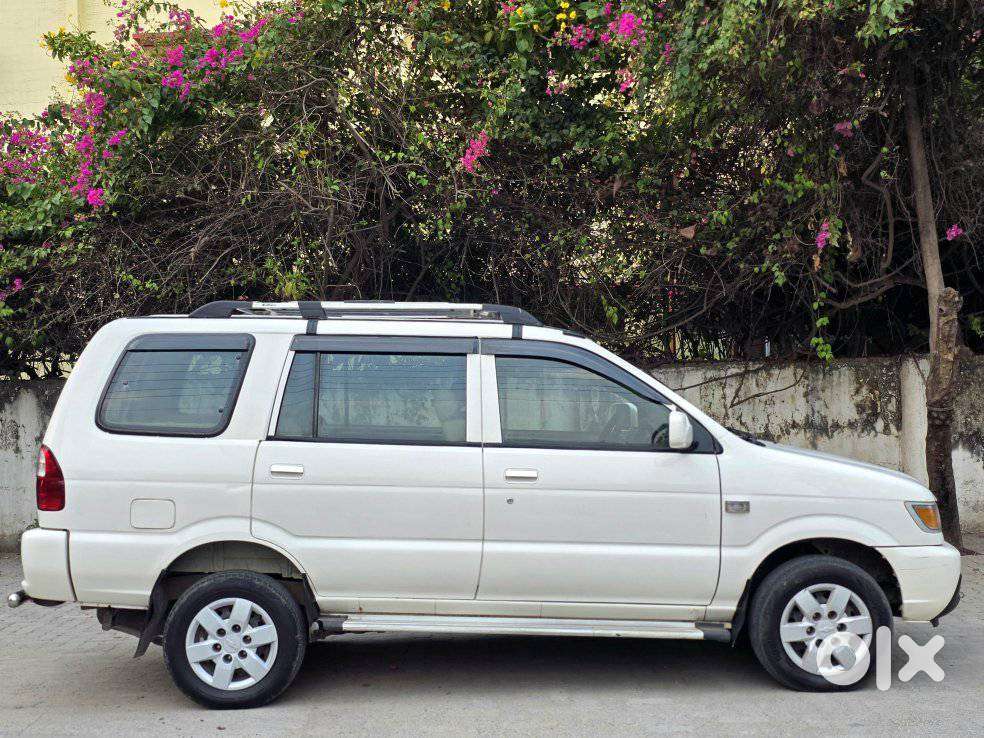 Chevrolet Tavera Neo 3 Ls- 10 Str Bs-iii, 2016, Diesel