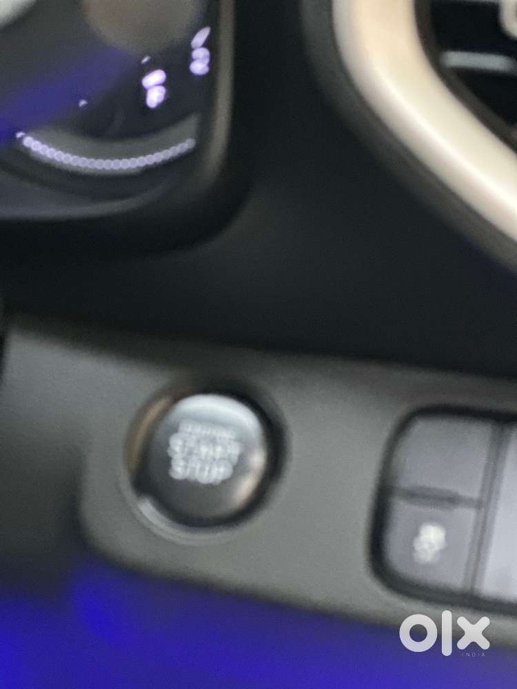 Hyundai Venue Sx+ At, 2022, Petrol