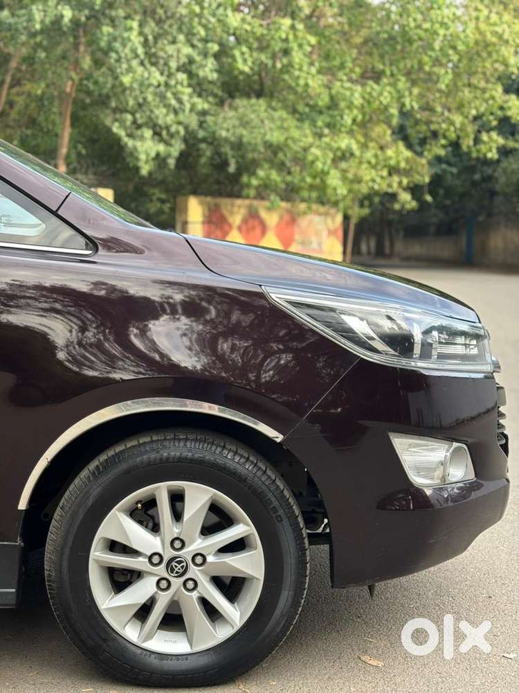 Toyota Innova Crysta 2.4 V, 2017