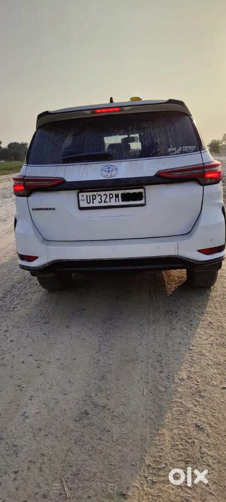 Toyota Fortuner Legender