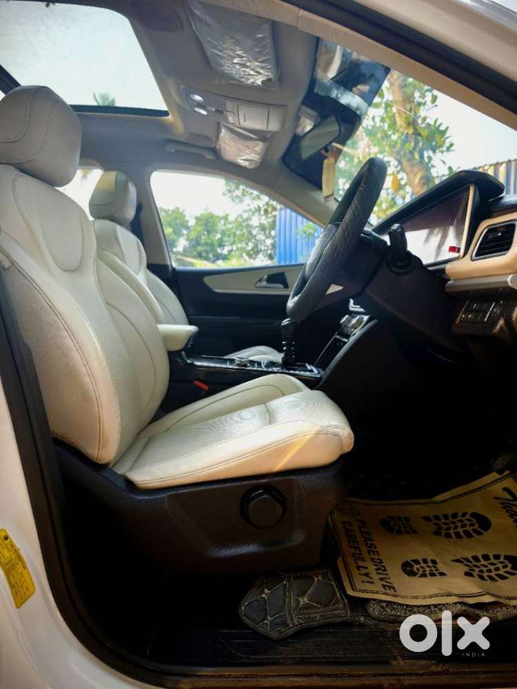 Mahindra Xuv700 2.2 Ax 7 Diesel Mt Luxury Pack Str, 2023, Diesel