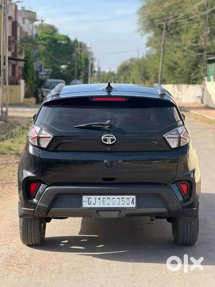 Nexon Xza+ (diesel Auto) 1 Owner