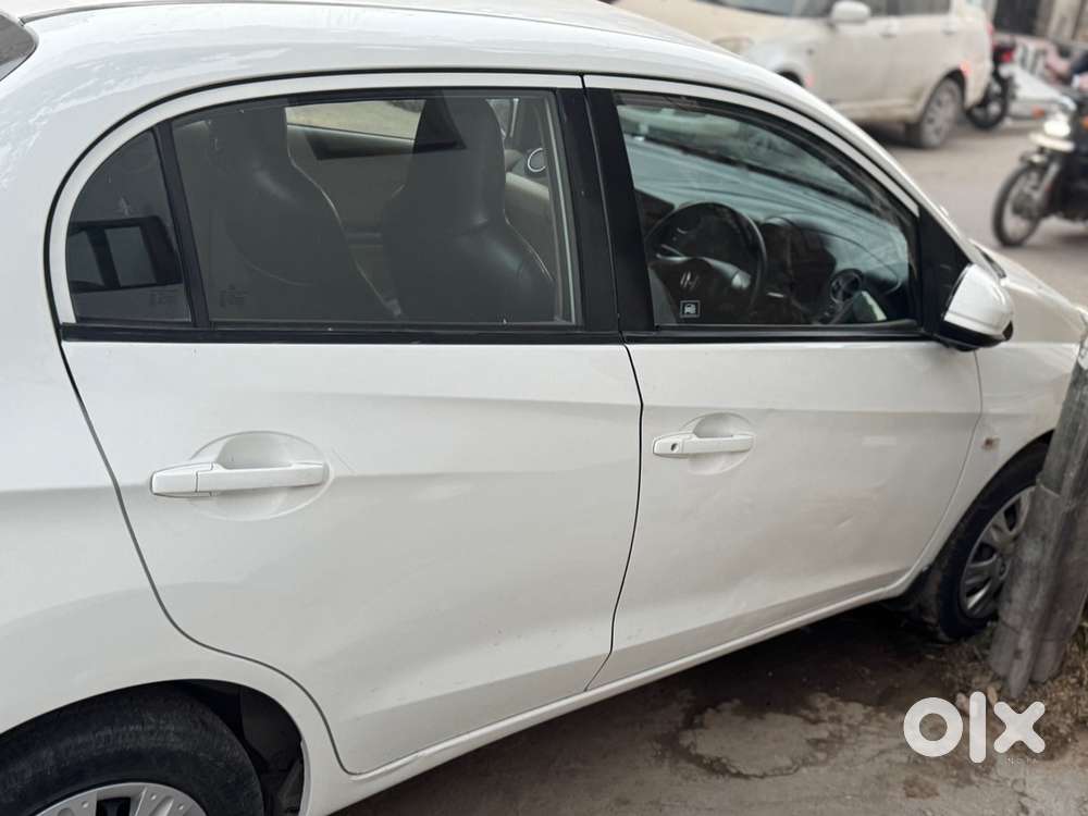 Honda Amaze 2015 Petrol Well Maintained