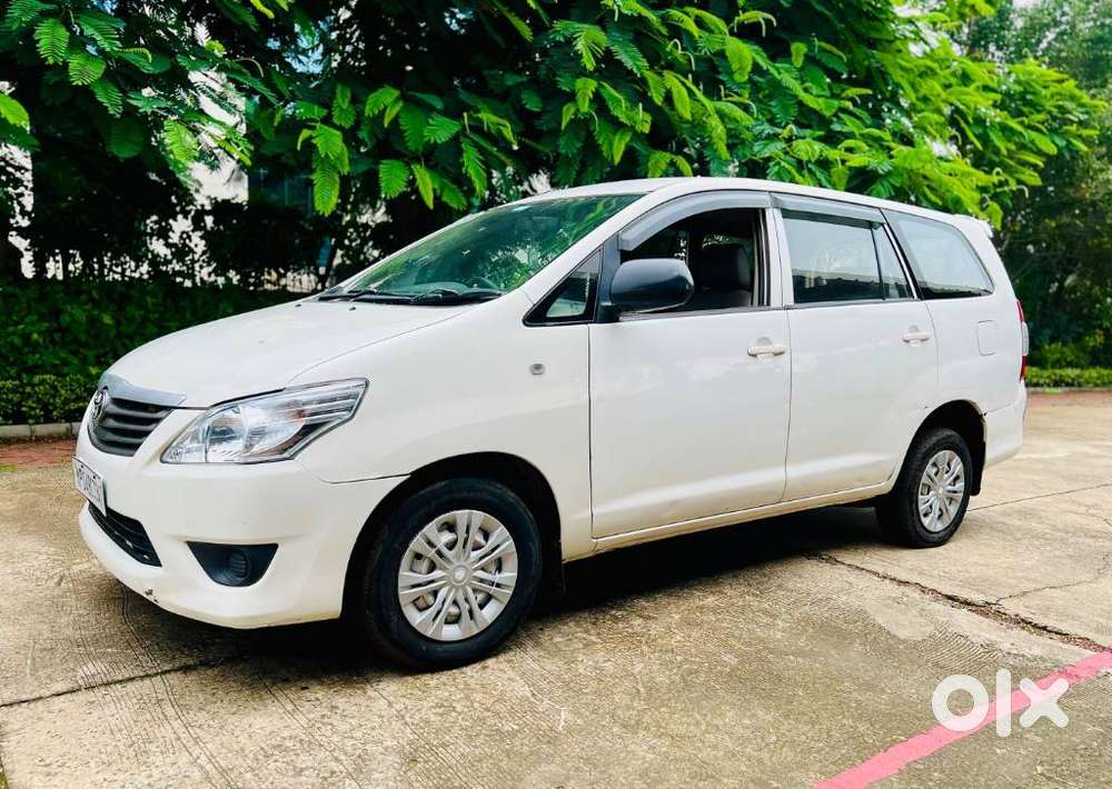 Toyota Innova 2.5 G (diesel) 8 Seater, 2015, Diesel