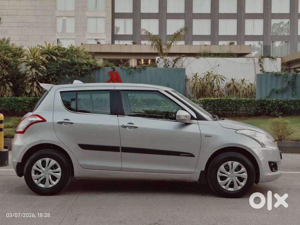 Maruti Suzuki Swift Vxi Optional, 2013, Petrol