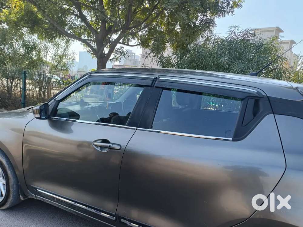 Swift Zxi Plus 2022 Dual Tone