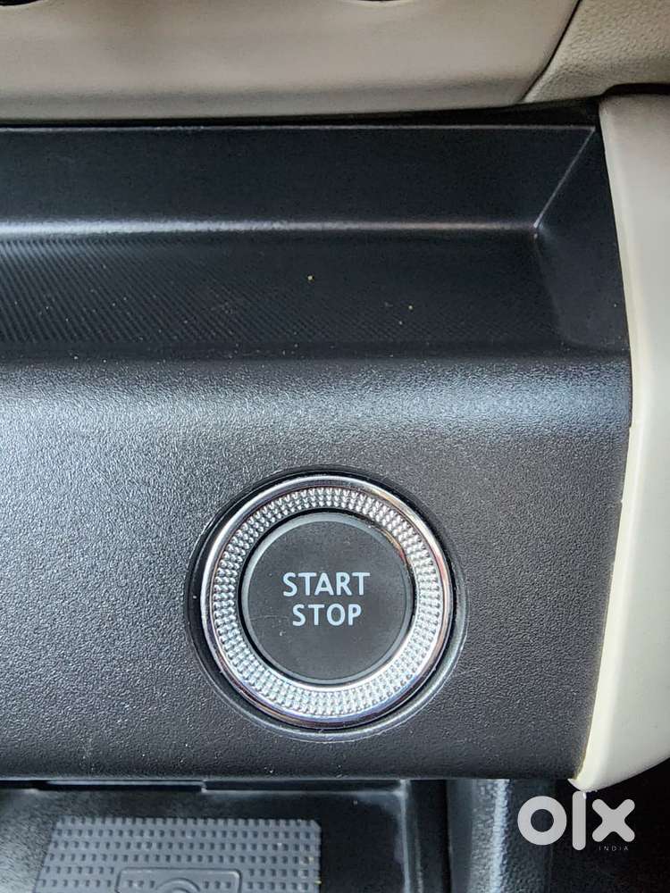 Renault Triber Rxz, 2024, Petrol