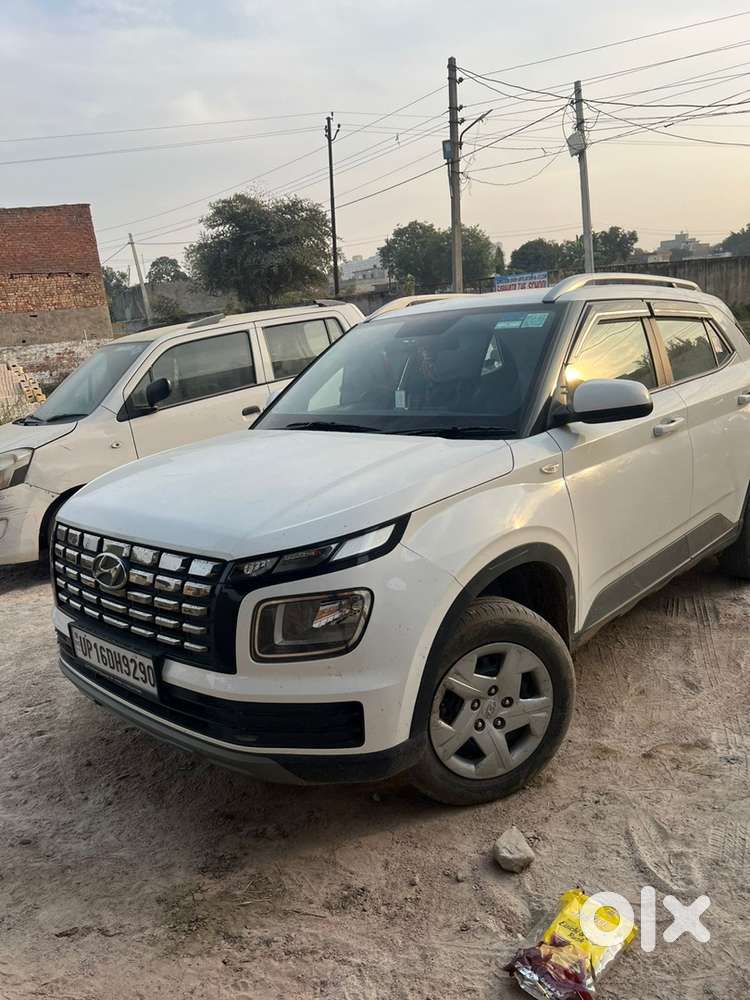 Hyundai Venue Petrol 2022