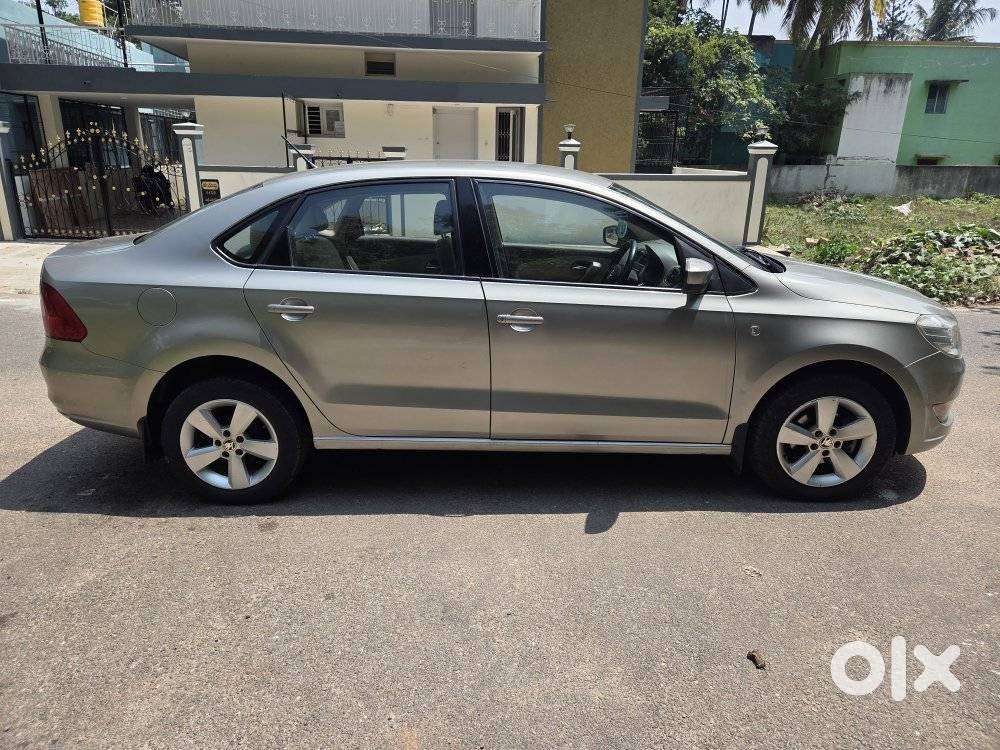 Skoda Rapid 1.5 Elegance Tdi Mt, 2015, Diesel