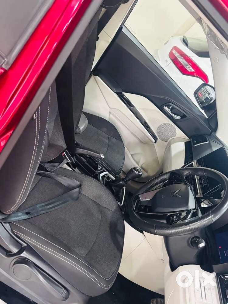 Mahindra Xuv 3xo Ax5 Pm Mt, 2024, Petrol
