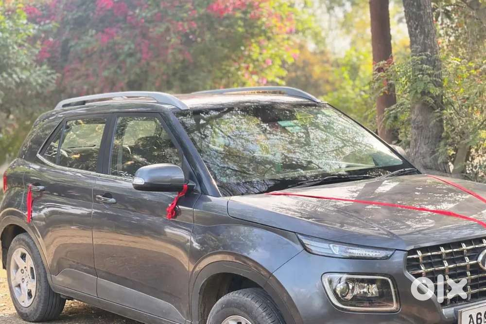 My Hyundai Vanue Petrol It's Very Good Condition New Battery Also