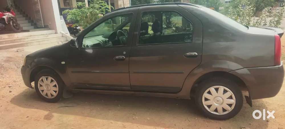 Mahindra Verito Petrol 2012