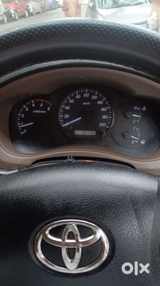 Toyota Innova 2.5 G (diesel) 8 Seater, 2015, Diesel