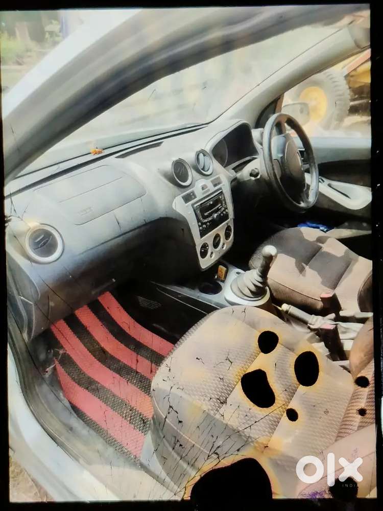 Ford Figo 2011 Petrol 100000 Km Driven