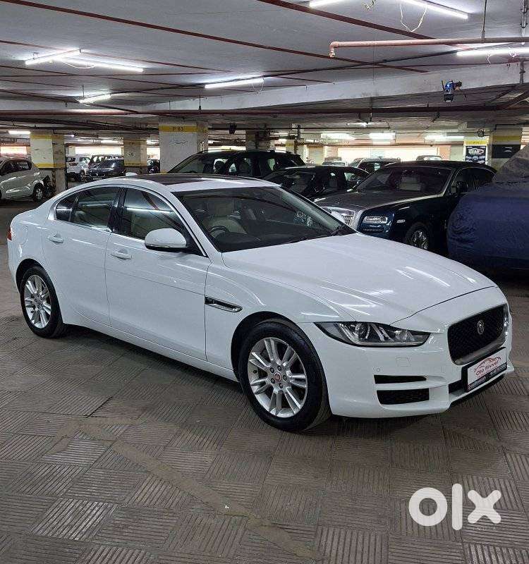 Jaguar Xe Portfolio, 2016, Petrol
