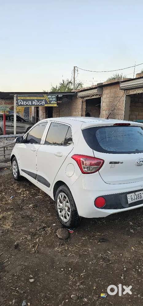 I10 , 2017 , 1 Key, 4 Tayer New , Full Condition ,